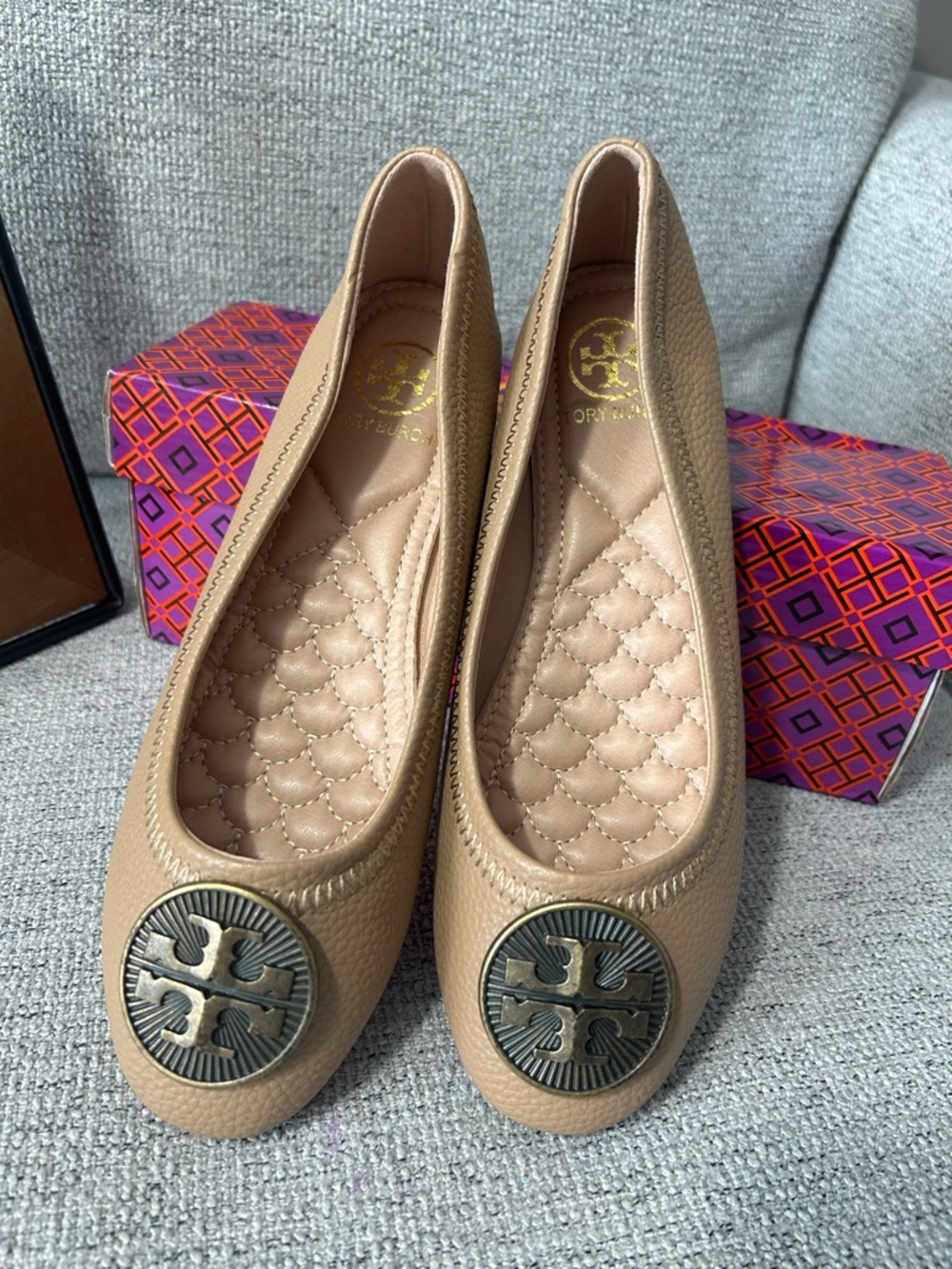 Women’s Beige Leather Logo Ballet Flats Shoes